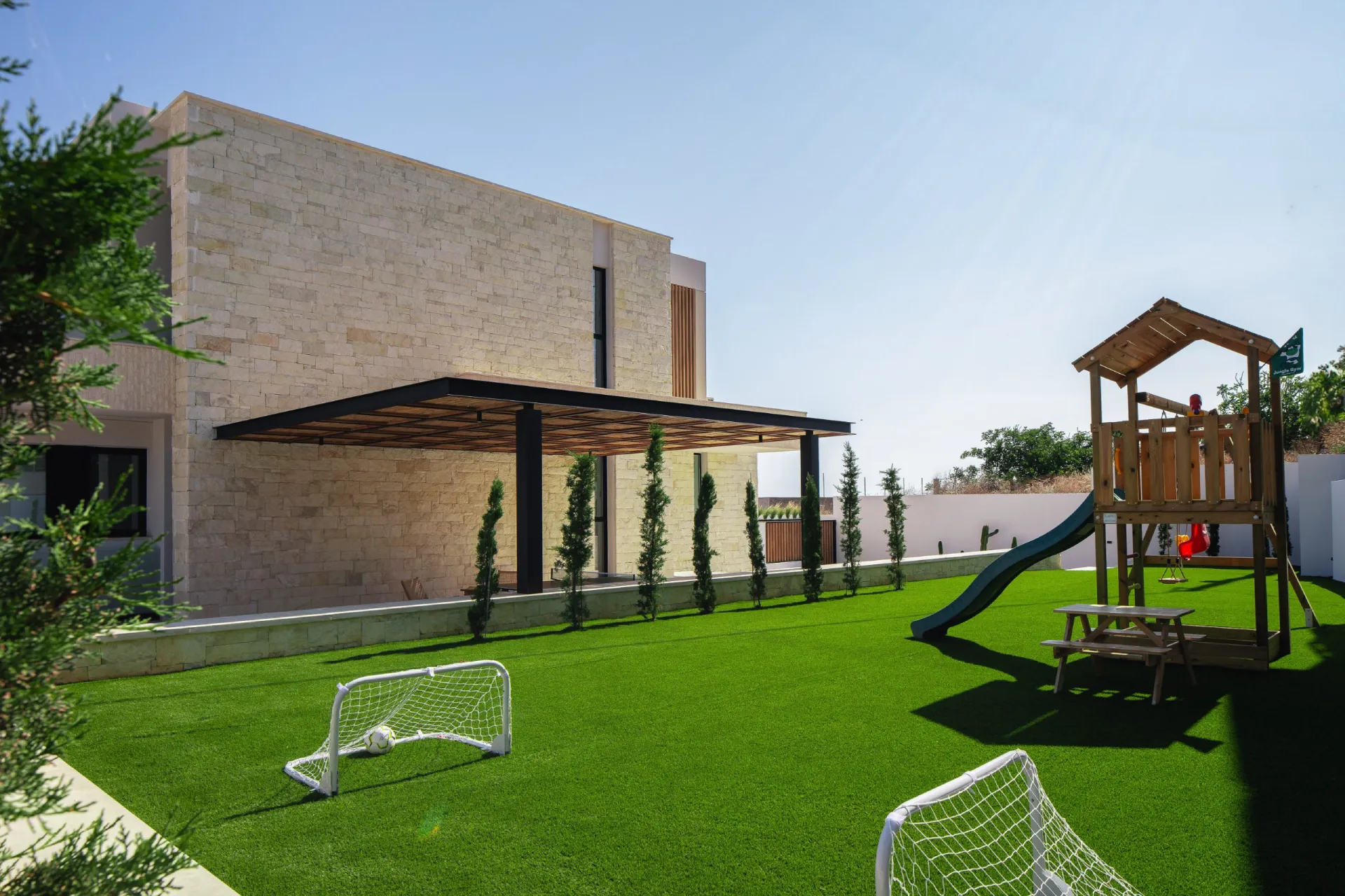 Διακόσμηση και Διαμόρφωση Κήπου: Δημιουργώντας έναν Ιδανικό Εξωτερικό Χώρο